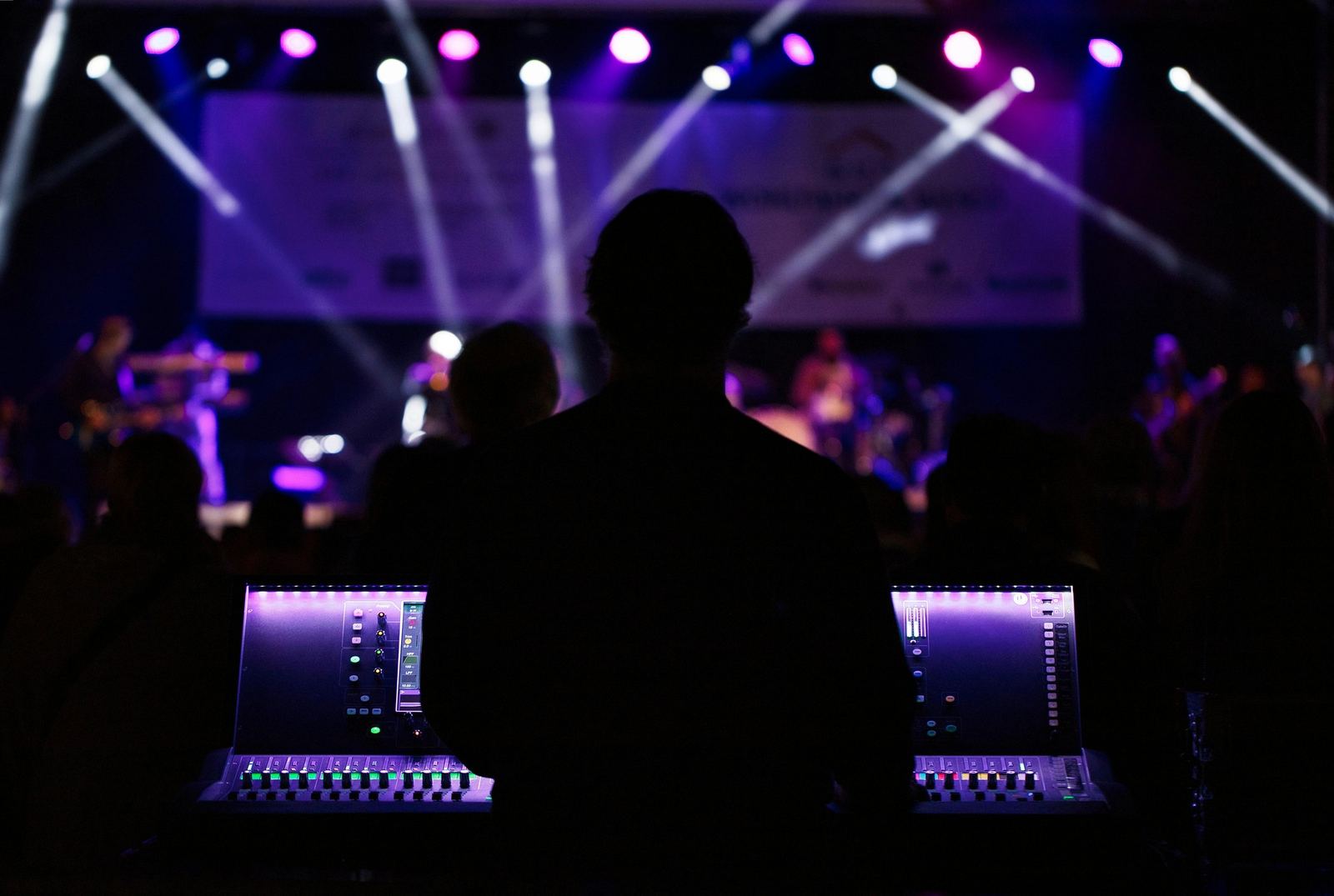 audio-equipment-for-livestreaming