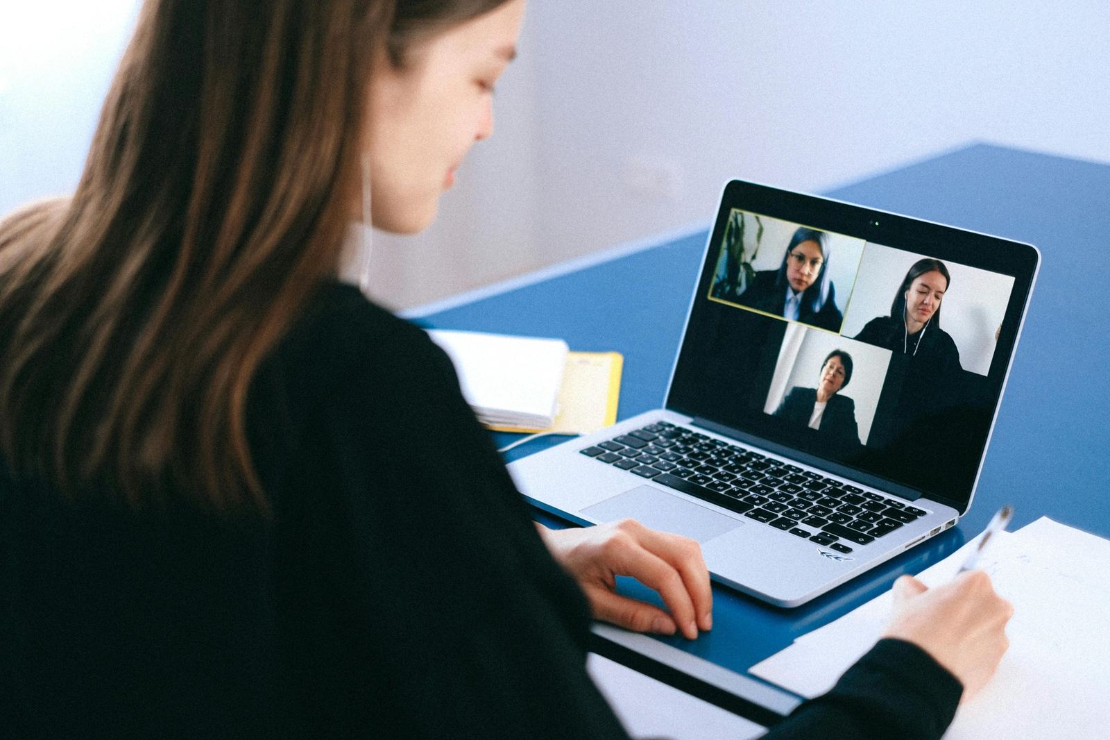 corporate-streaming-virtual-meeting-four-people